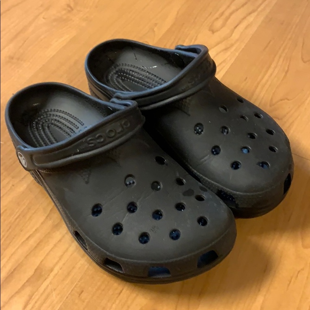 black original crocs